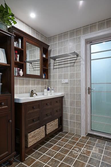 广州碧桂园凤凰城134平两室两厅美式风格装修