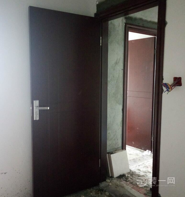 广州装修业主李先生装修进程之房门安装