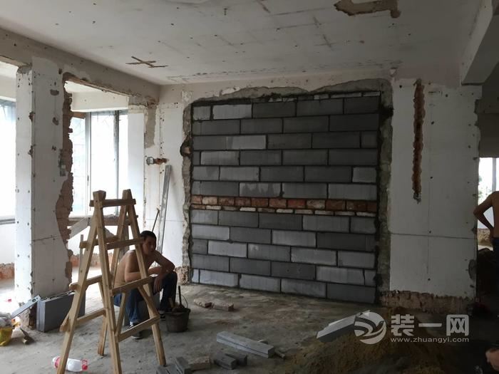 广州市桥北学位房130㎡老房装修之打拆和泥水施工