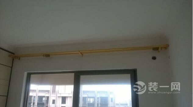 选窗帘猫腻多！安装窗帘导轨需警惕