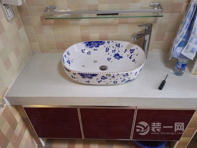 洗手台现代简约装修实景图片